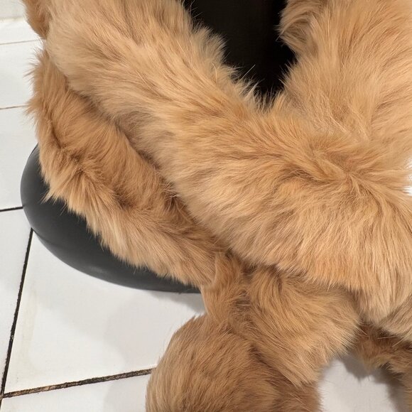 NWOT Camel/Tan Color Rabbit Fur Scarf - Picture 3 of 4